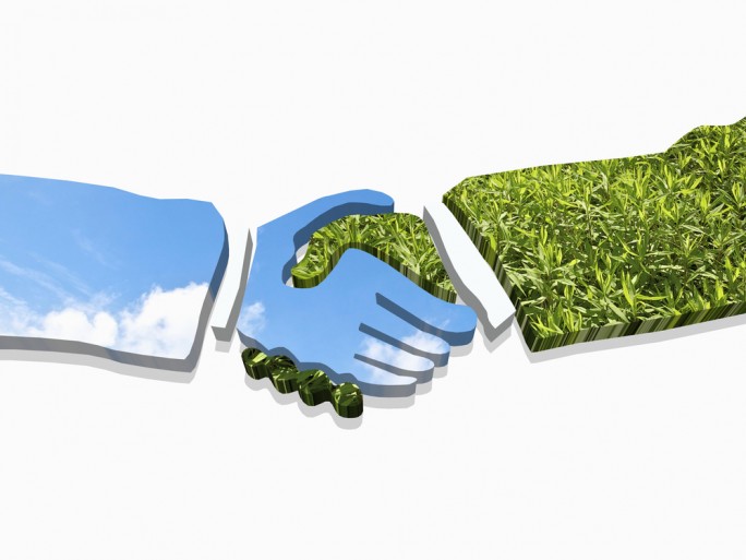 Cloud green contract deal © kenjito Shutterstock