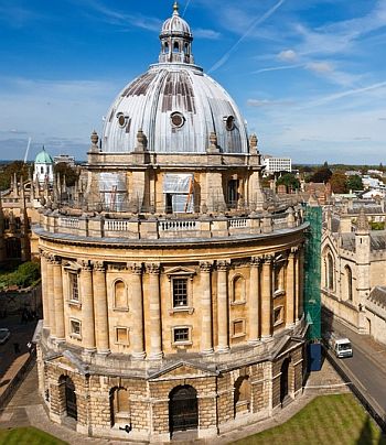 Oxford university - Shutterstock: © Andrei Nekrassov