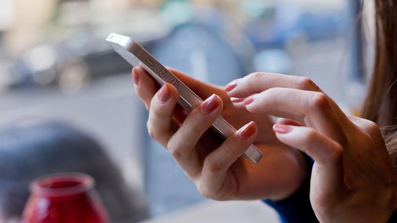 Apple Takes Smartphone Top Spot from Samsung